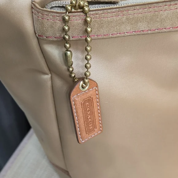 Coach Gold Tote EUC - Picture 4 of 13